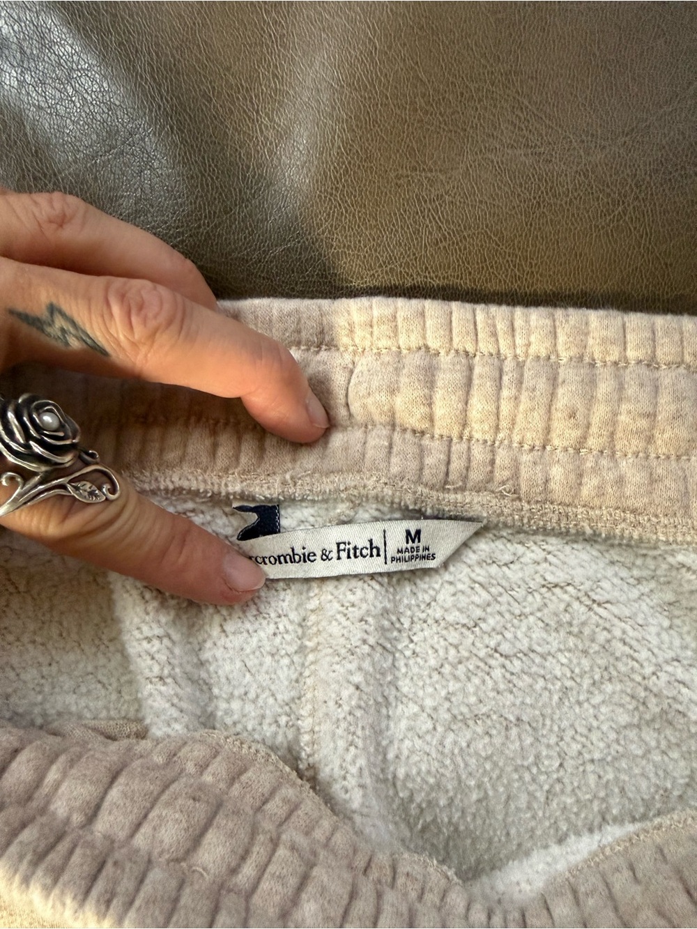 0001. Abercrombie & Fitch Beige Fleece barrel sweats - Picture 2 of 3